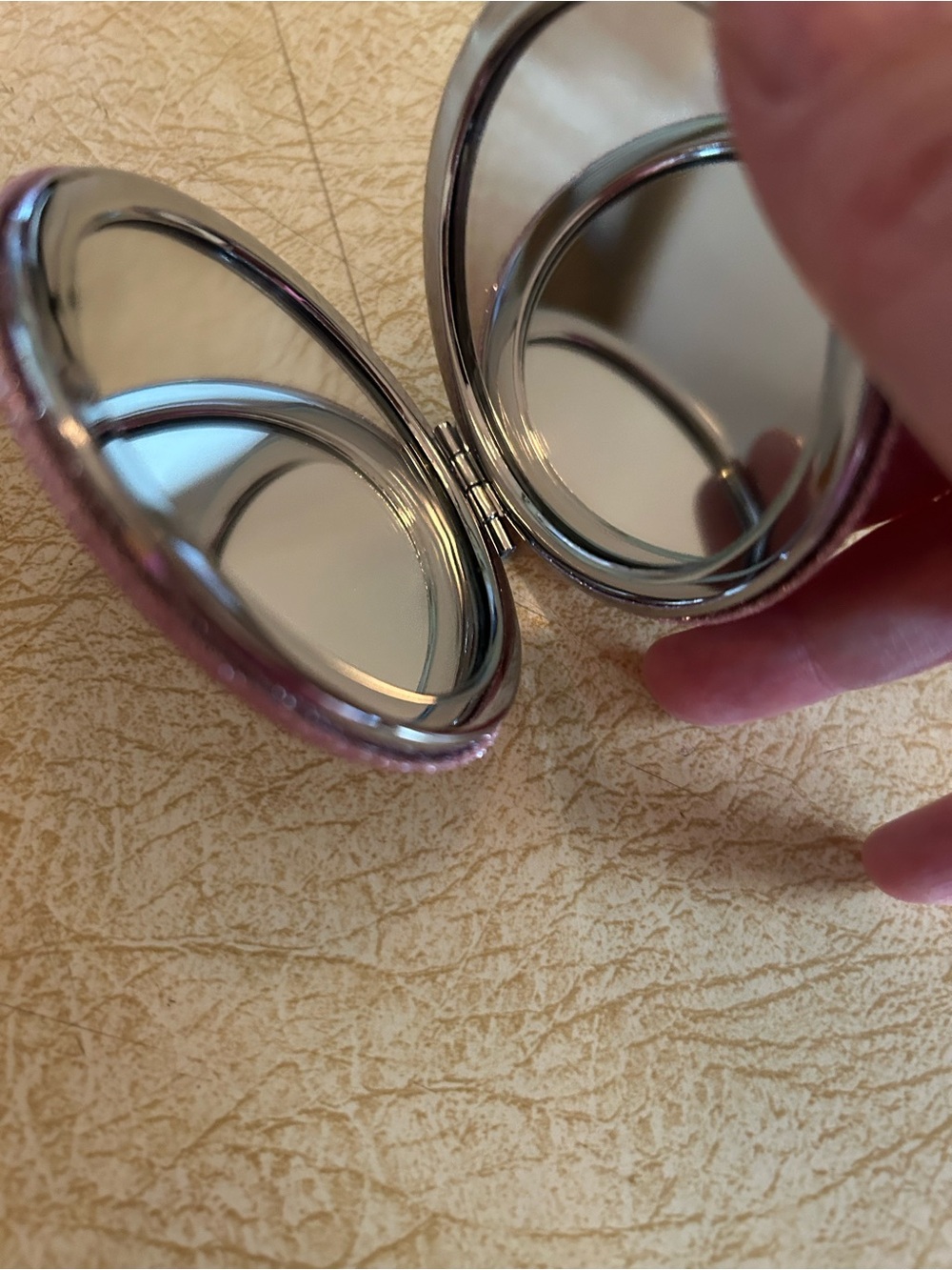 Compact Double-Sided Pocket Mirror in Pale Pink